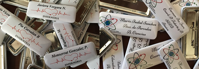 Chapitas rectangulares como piochas de identificacion